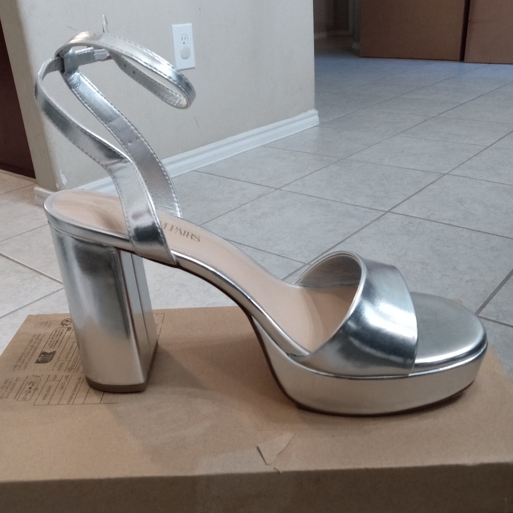 Dream Pairs Silver Platform Sandals Sz US 9.5